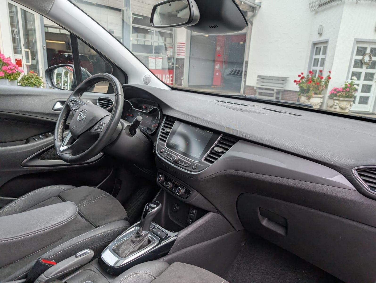 Opel Crossland 1.2 Elegance - Samsaru's Car Outlet