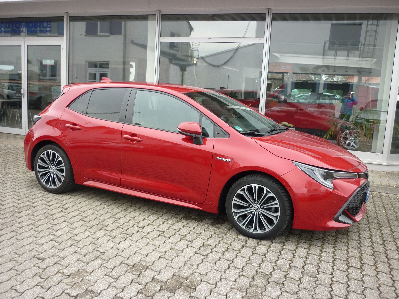 Toyota Corolla Hybrid - Samsaru's Car Outlet