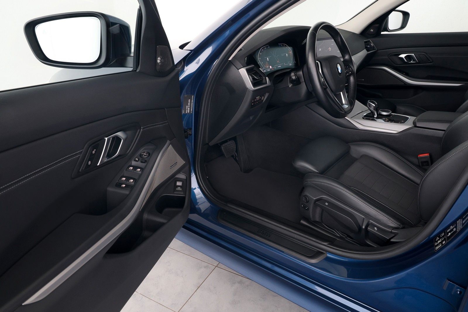 BMW 320d xDrive Touring - Samsaru's Car Outlet