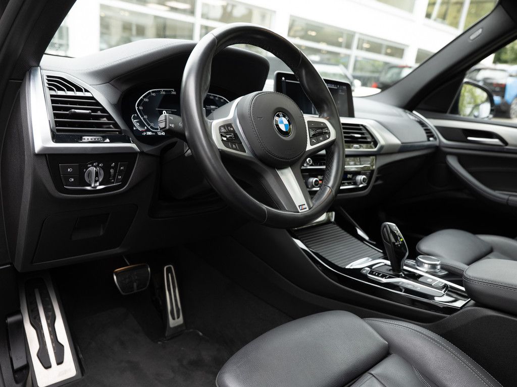 BMW X3 xDrive 30e M-Sportpaket - Samsaru's Car Outlet