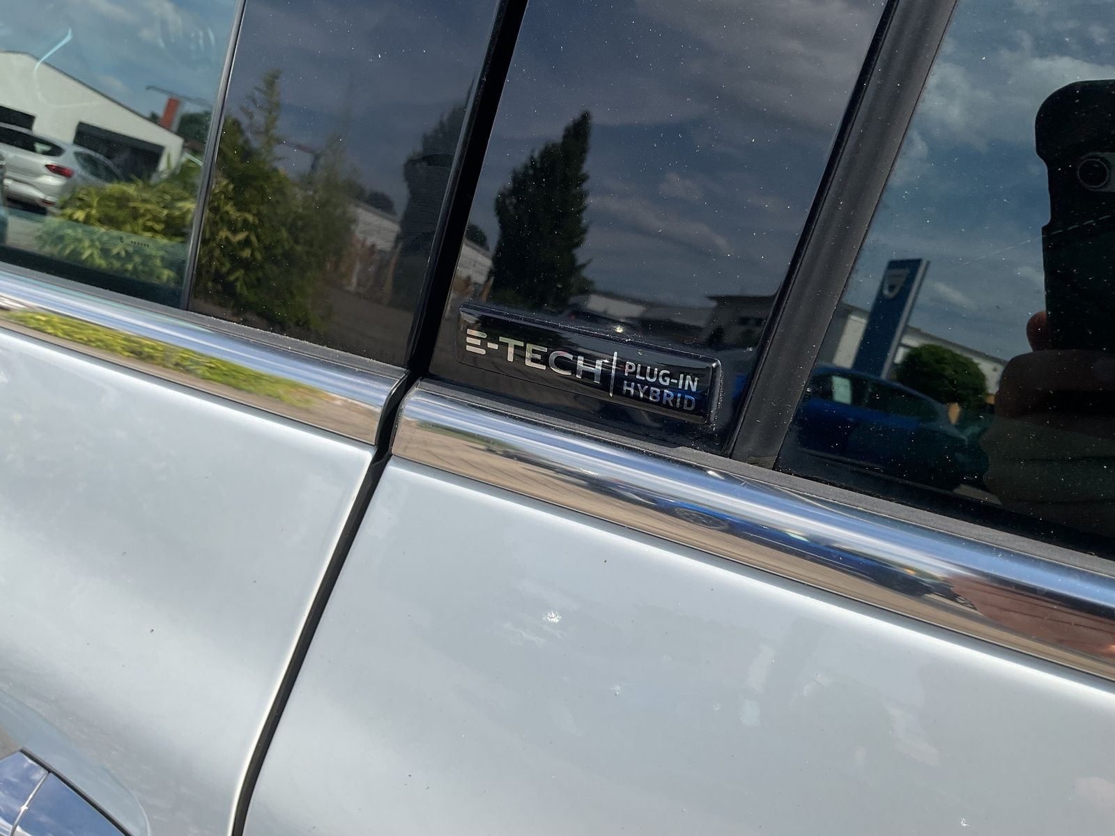 Renault Megane Grandtour E-Tech R.S. Line PLUG-IN - Samsaru's Car Outlet