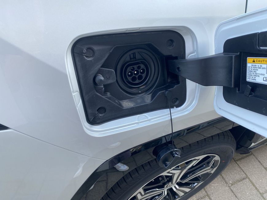 Toyota RAV 4 Plug-in-Hybrid Style mit AHK