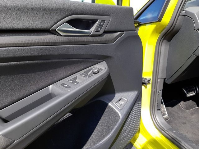 Volkswagen Golf GTE 1.4 eHybrid - Samsaru's Car Outlet
