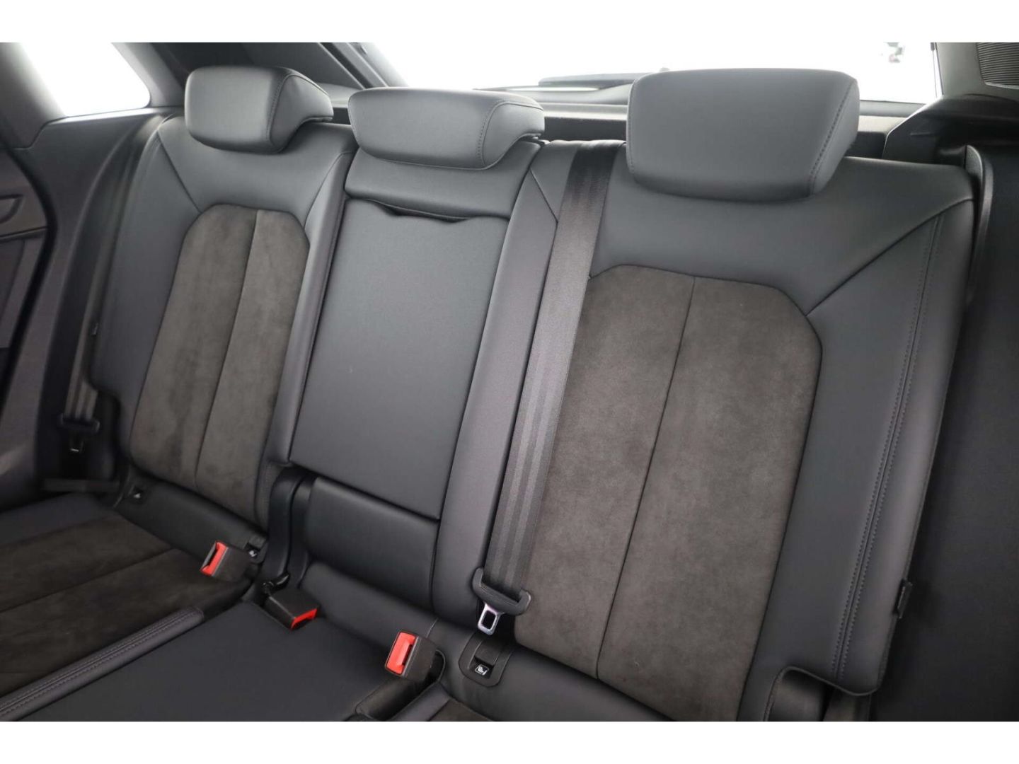 Audi Q3 35 TDI quattro advanced - Samsaru's Car Outlet