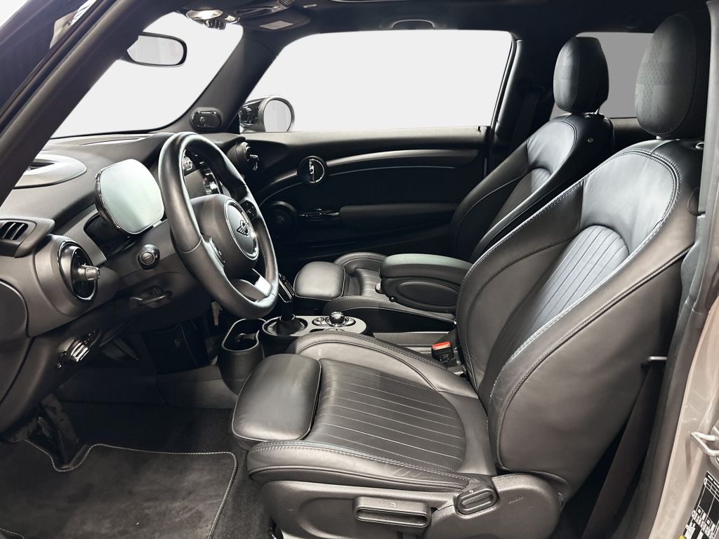 MINI Cooper SE MINI Yours Trim - Samsaru's Car Outlet