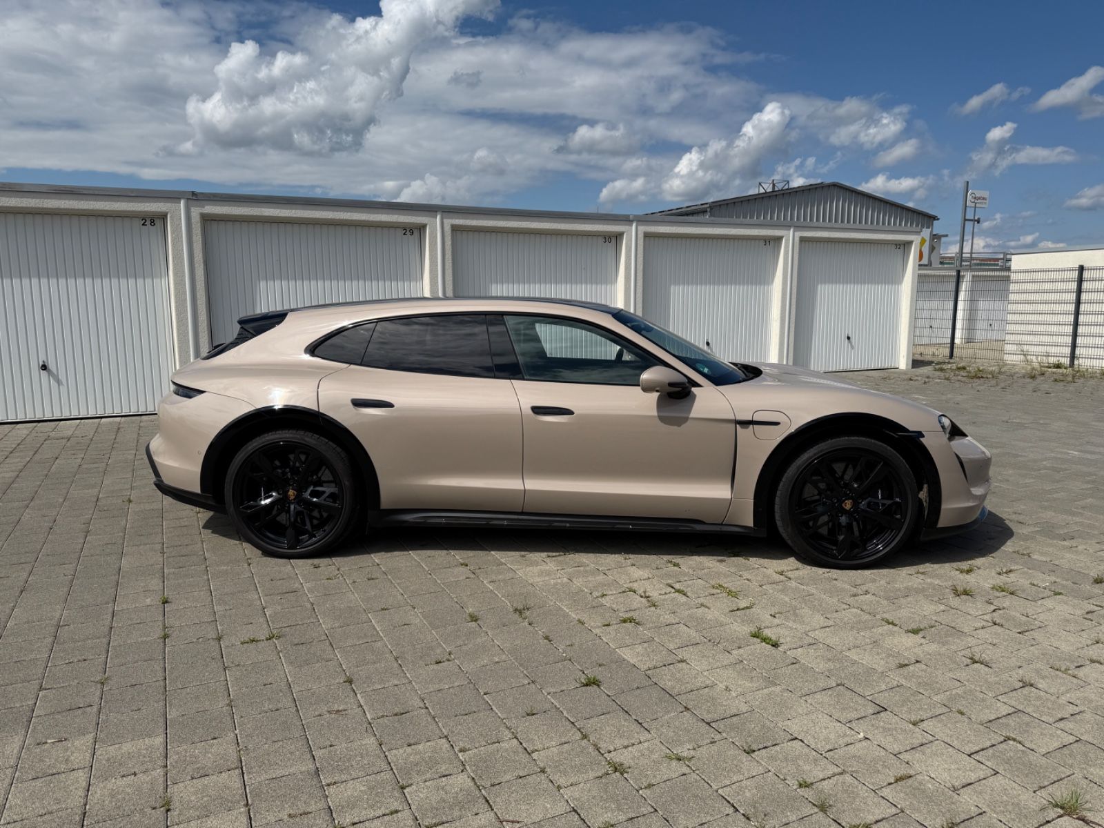 Porsche Taycan Cross Turismo Turbo S Exclusiv Manufaktur