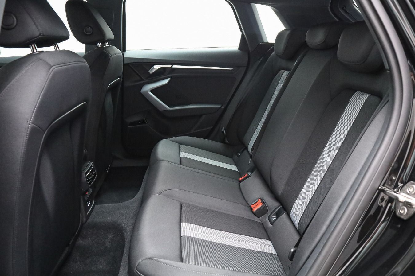 Audi A3 Sportback 35 TDI advanced - Samsaru's Car Outlet