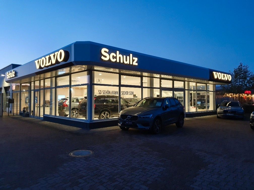 Volvo XC60 T6 Plug-in Hybrid ULTRA BLACK EDITION - Samsaru's Car Outlet
