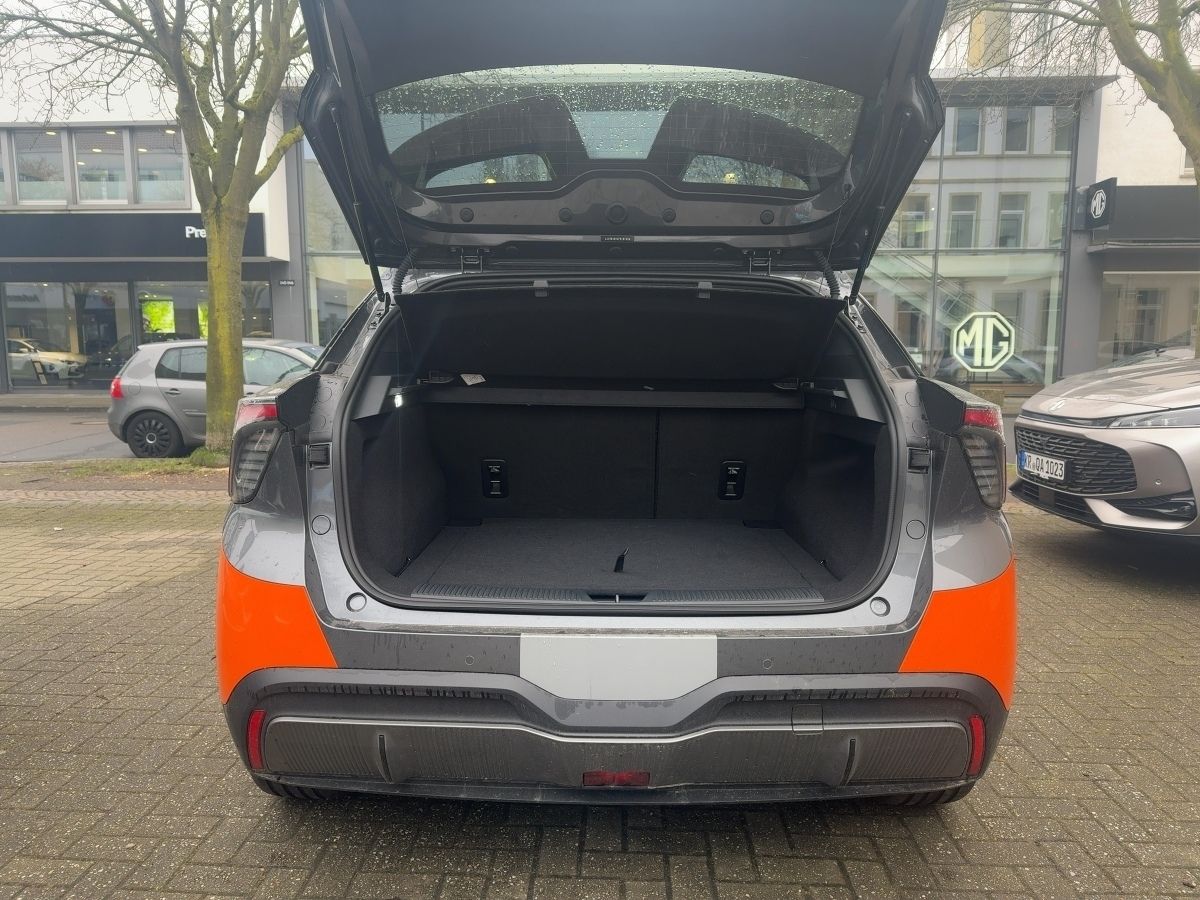 MG 4 Luxury 64 kWh / Navi / Kamera