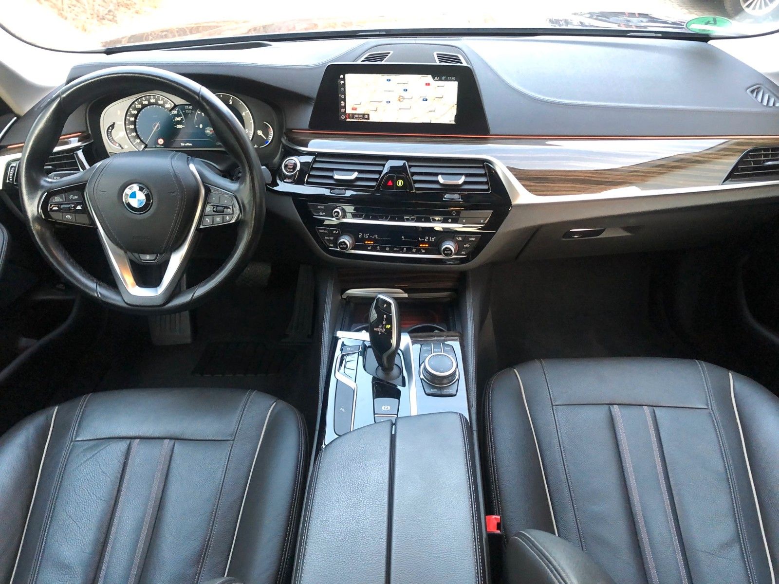 BMW 530 d xDrive *HEAD-UP-LEDER-NAVI*KAME*KOMFOR*LED