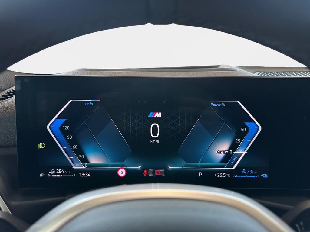BMW 330e xDrive Touring M Sport+AHK+Pano+DrivAssist