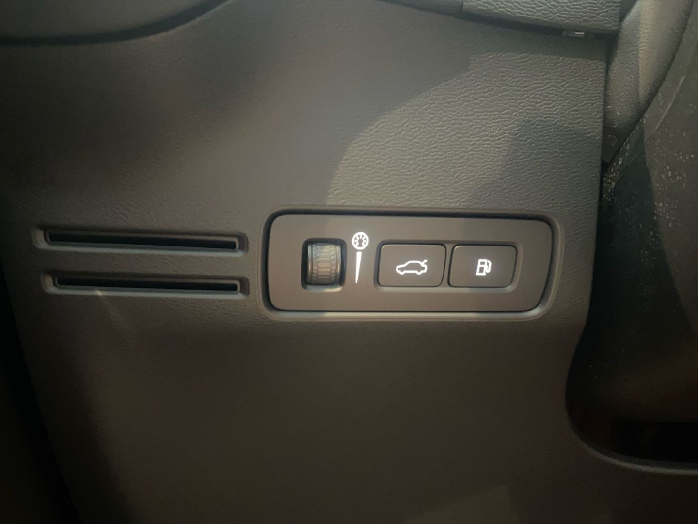 Volvo XC40 T5 Recharge DKG R-Design *AHK*360°*Pano*H/K