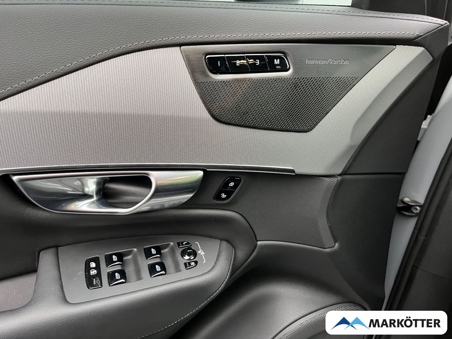 Volvo XC90 T8 AWD Plus Dark ACC/H&K/360°/7-Sitze