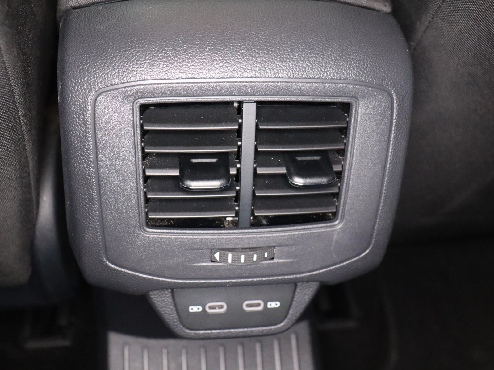 Volkswagen T-ROC Life 1.0TSI - Samsaru's Car Outlet