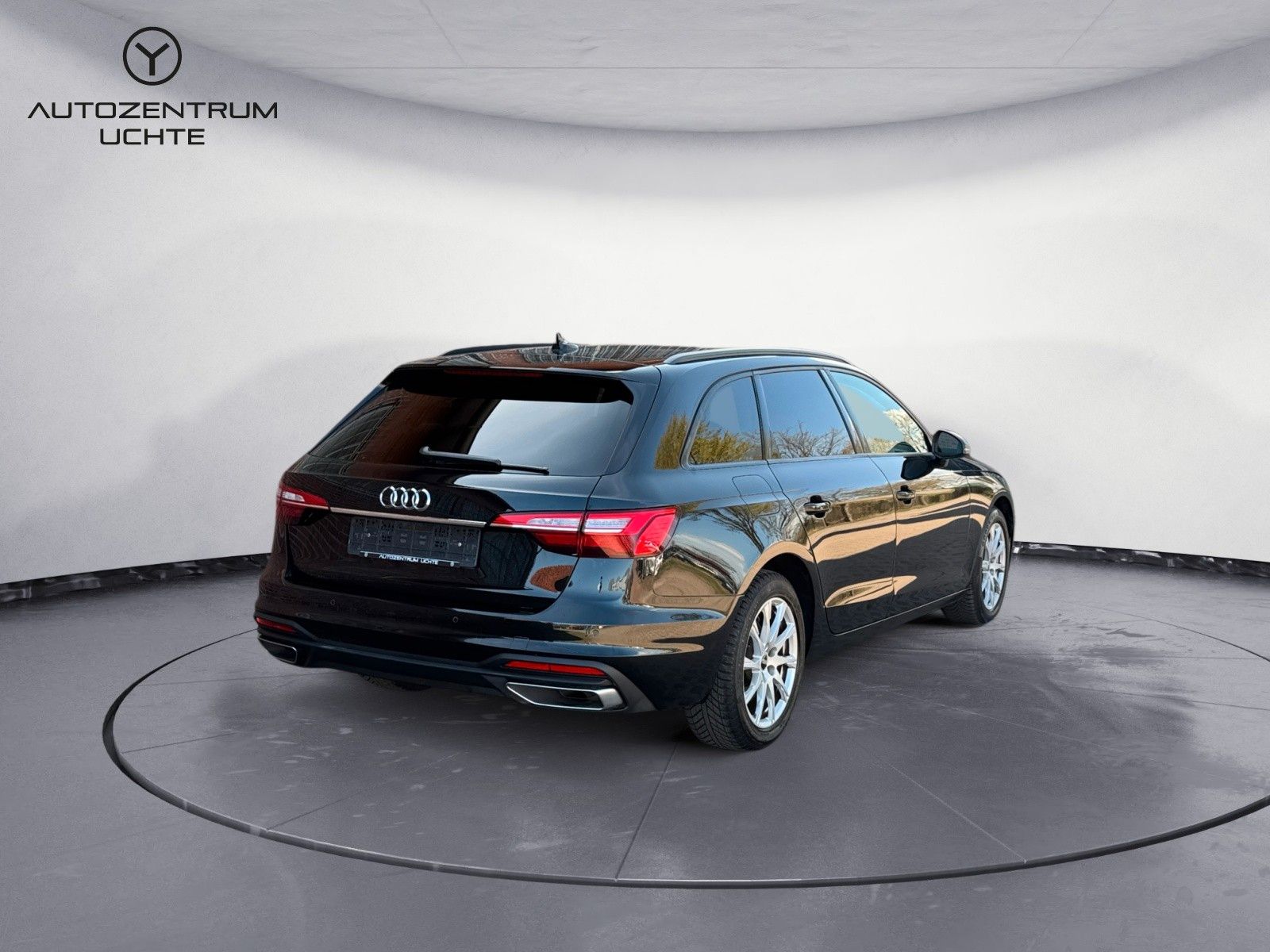 Audi A4 Avant 35 TFSI - Samsaru's Car Outlet