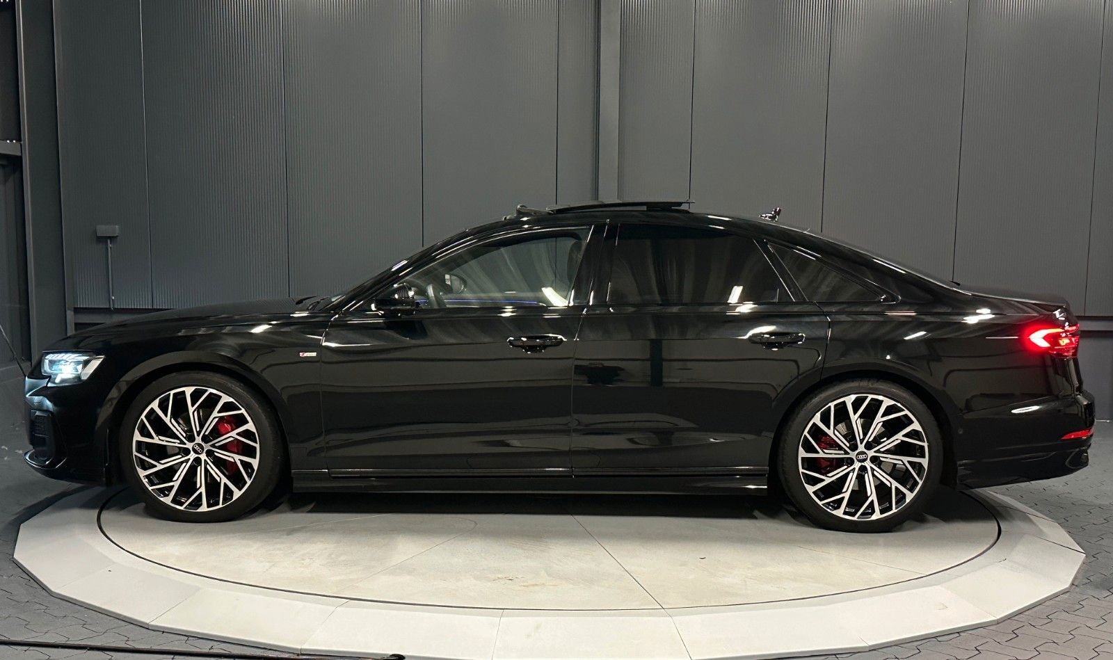 Audi A8 50 TDI quattro S-Line - Samsaru's Car Outlet