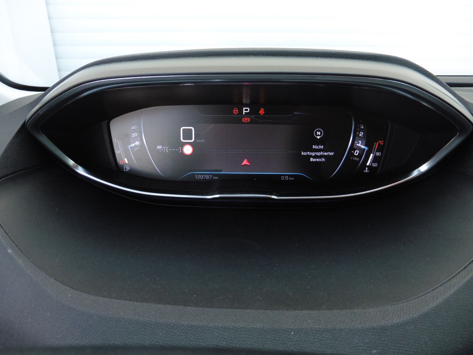 Peugeot 3008 BlueHDi 130 EAT8 - Samsaru's Car Outlet