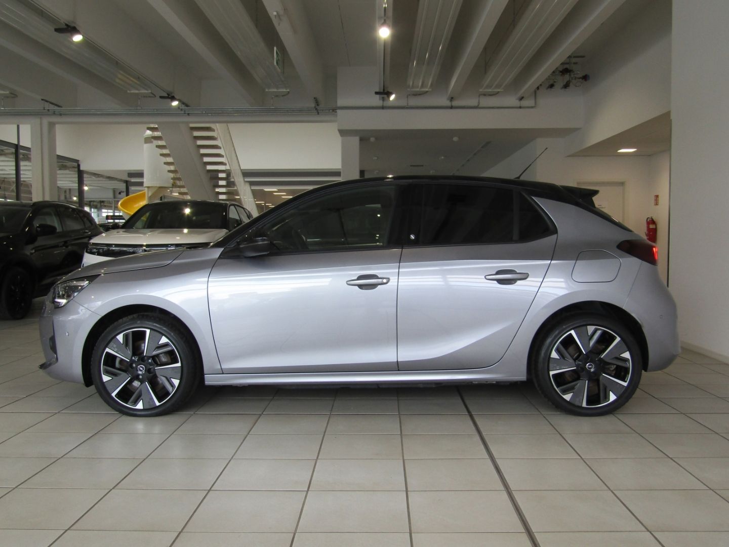 Opel Corsa-e F e GS - Samsaru's Car Outlet