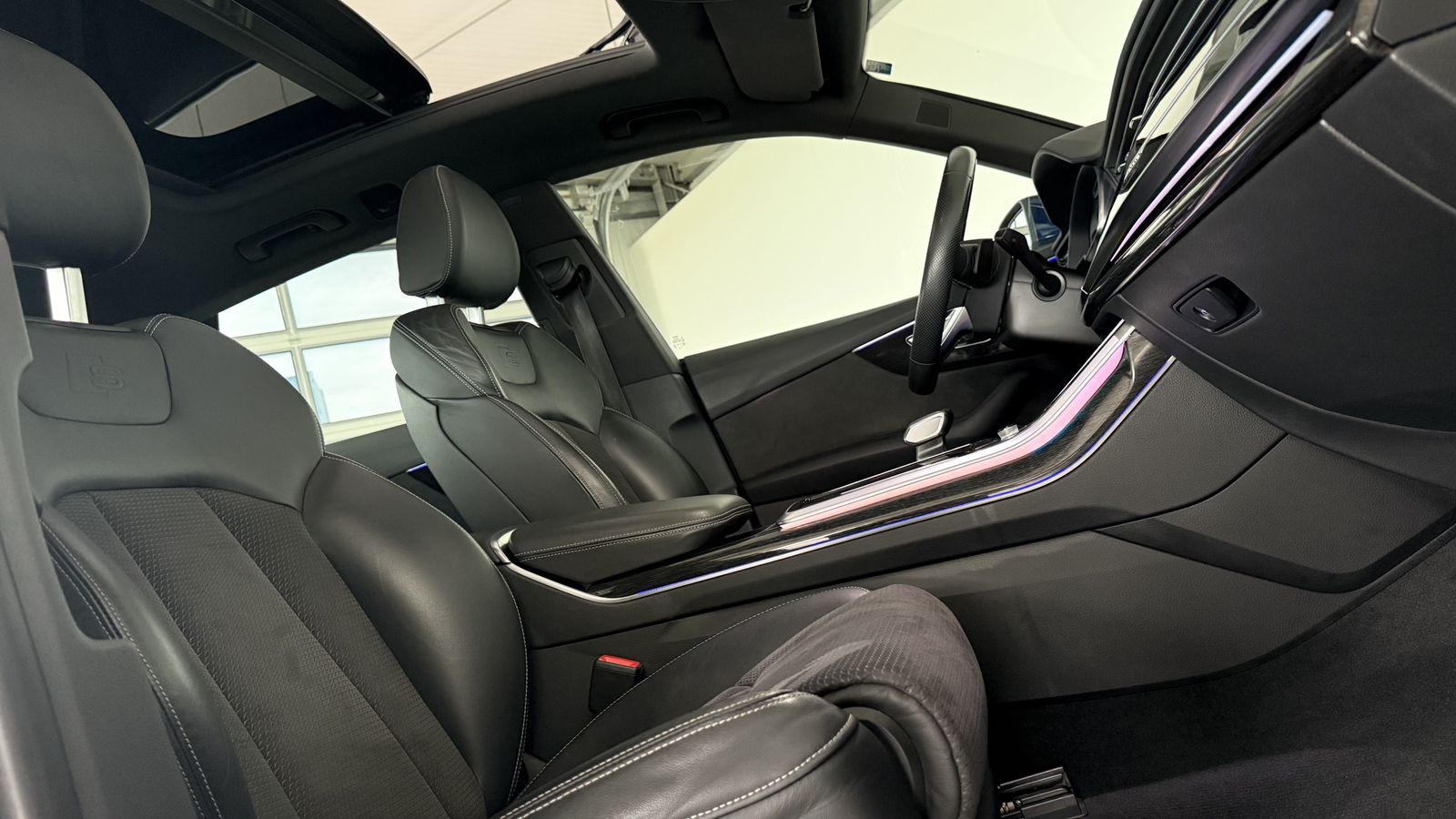 Audi Q8 50 TDI Q|S LINE - Samsaru's Car Outlet