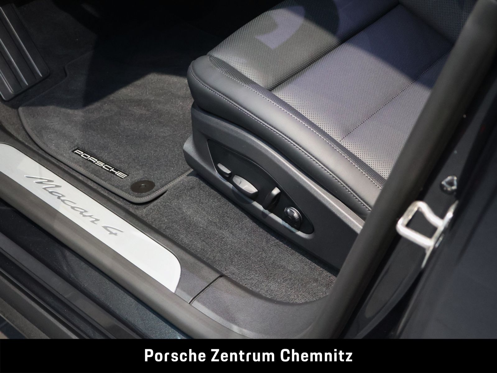 Porsche Macan 4 Electric Luft.;Matrix-LED;4xSitzheiz.;BO