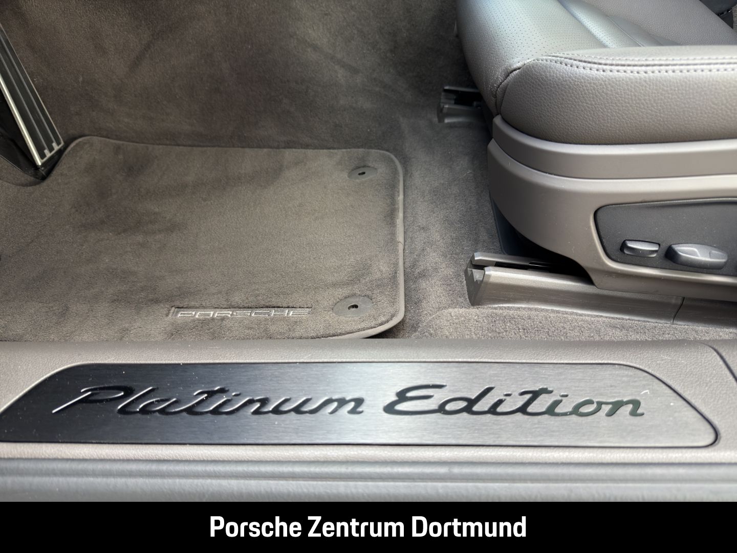 Porsche Panamera 4 E-Hybrid Sport Turismo Platinum Editi