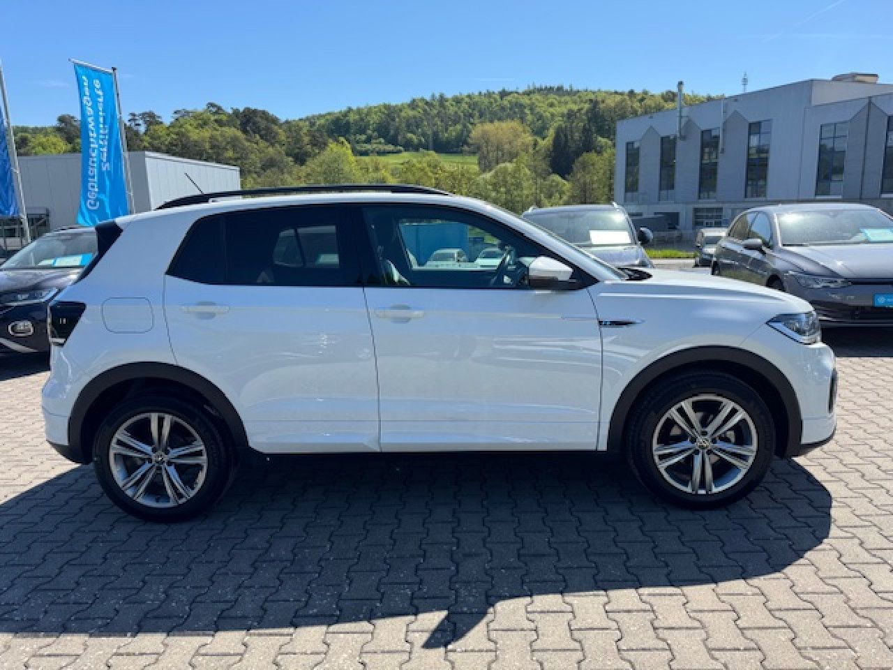 Volkswagen T-Cross R-Line - Samsaru's Car Outlet