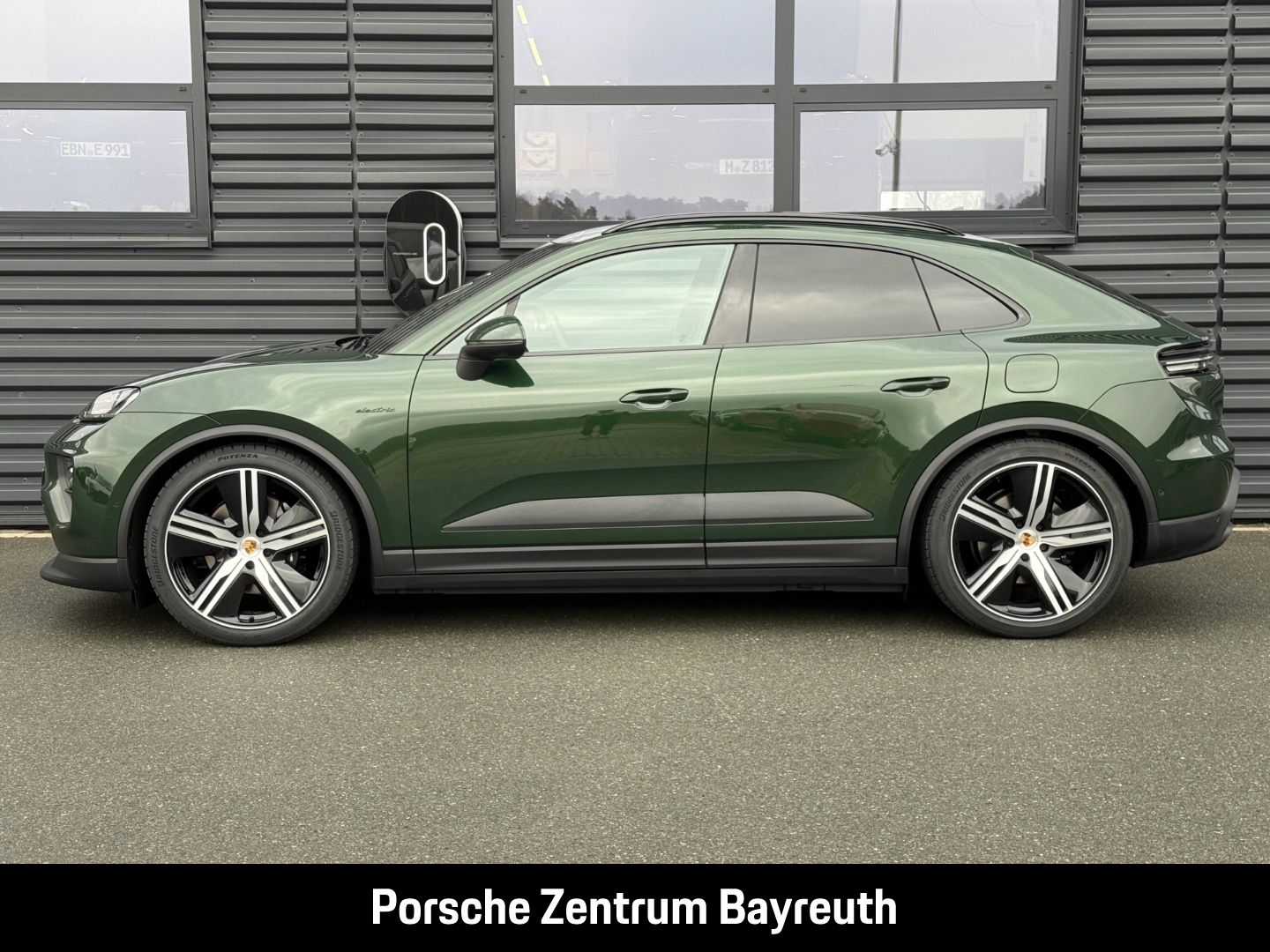 Porsche Macan 4S *AHV*MATRIX*INNO*LUFTFEDER.*HEADUP*BOSE