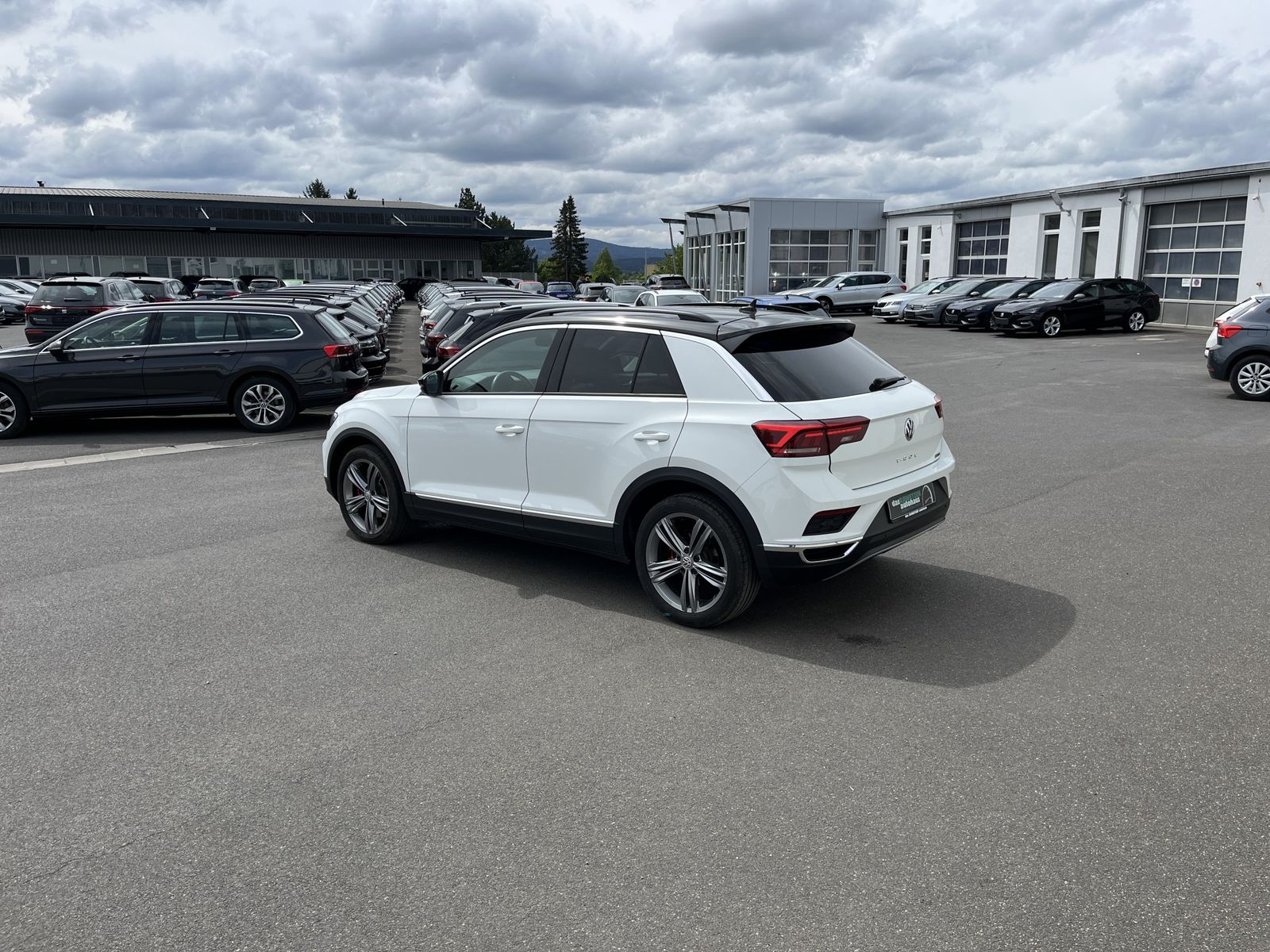 Volkswagen T-Roc 2.0 TSI DSG 4Motion Sport - Samsaru's Car Outlet
