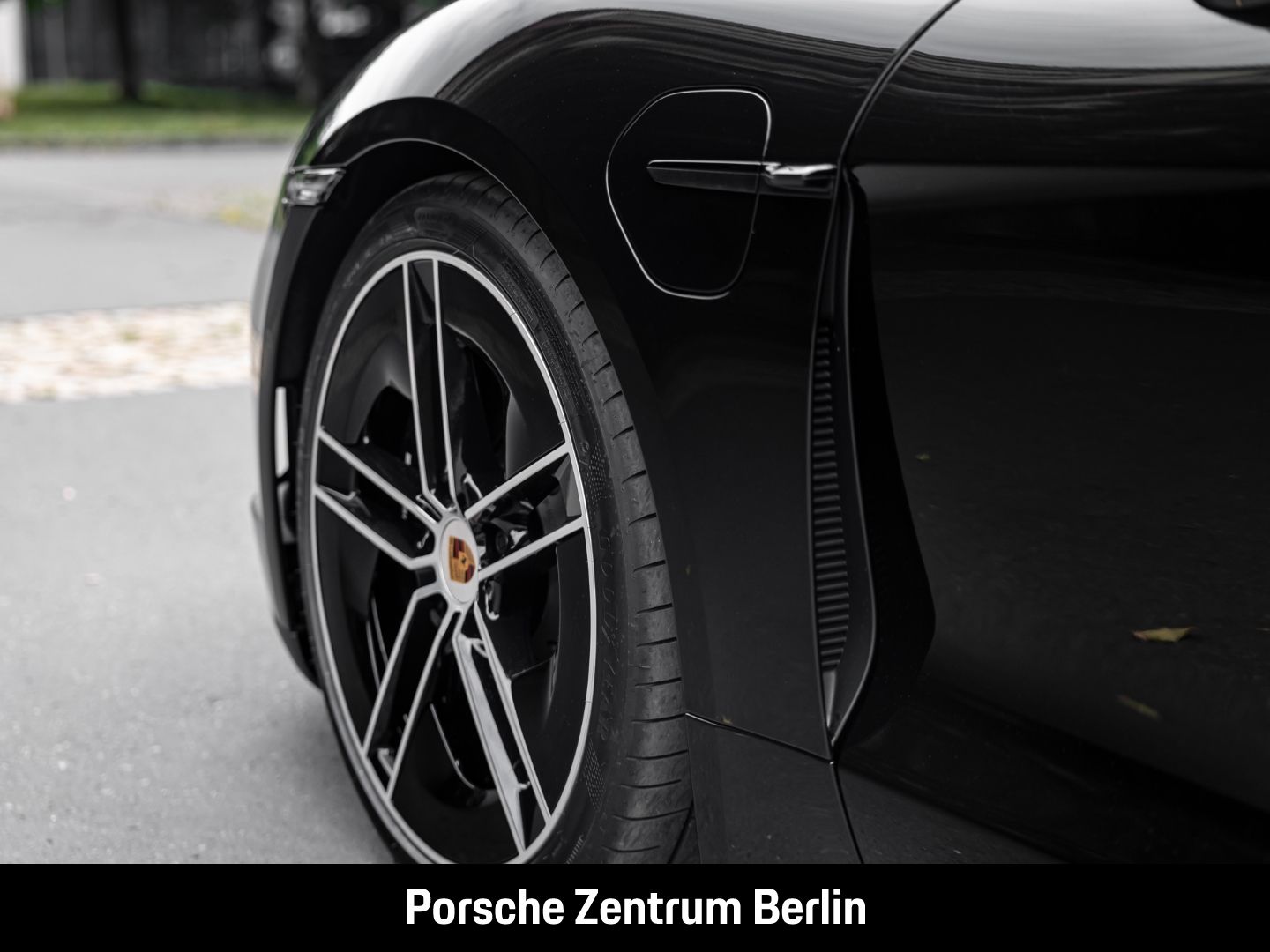 Porsche Taycan GTS Burmester HA-Lenkung Surround-View