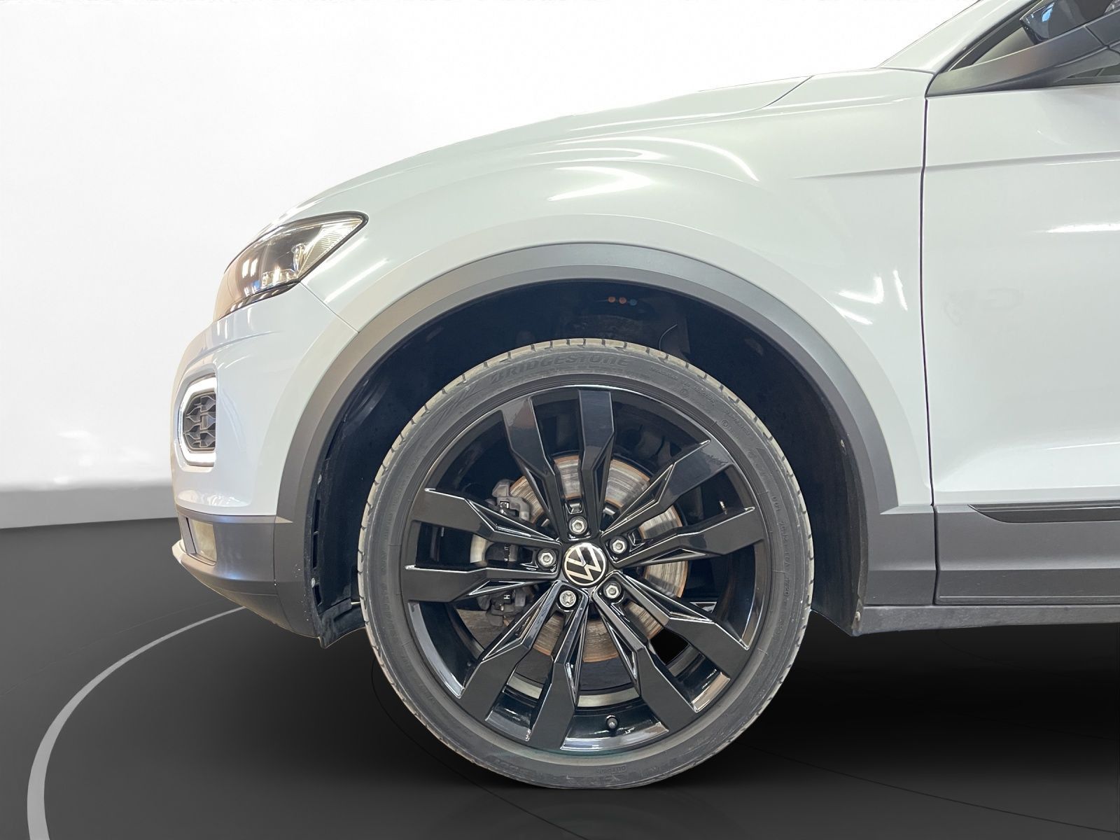 Volkswagen T-Roc 1.5 TSI Sport - Samsaru's Car Outlet