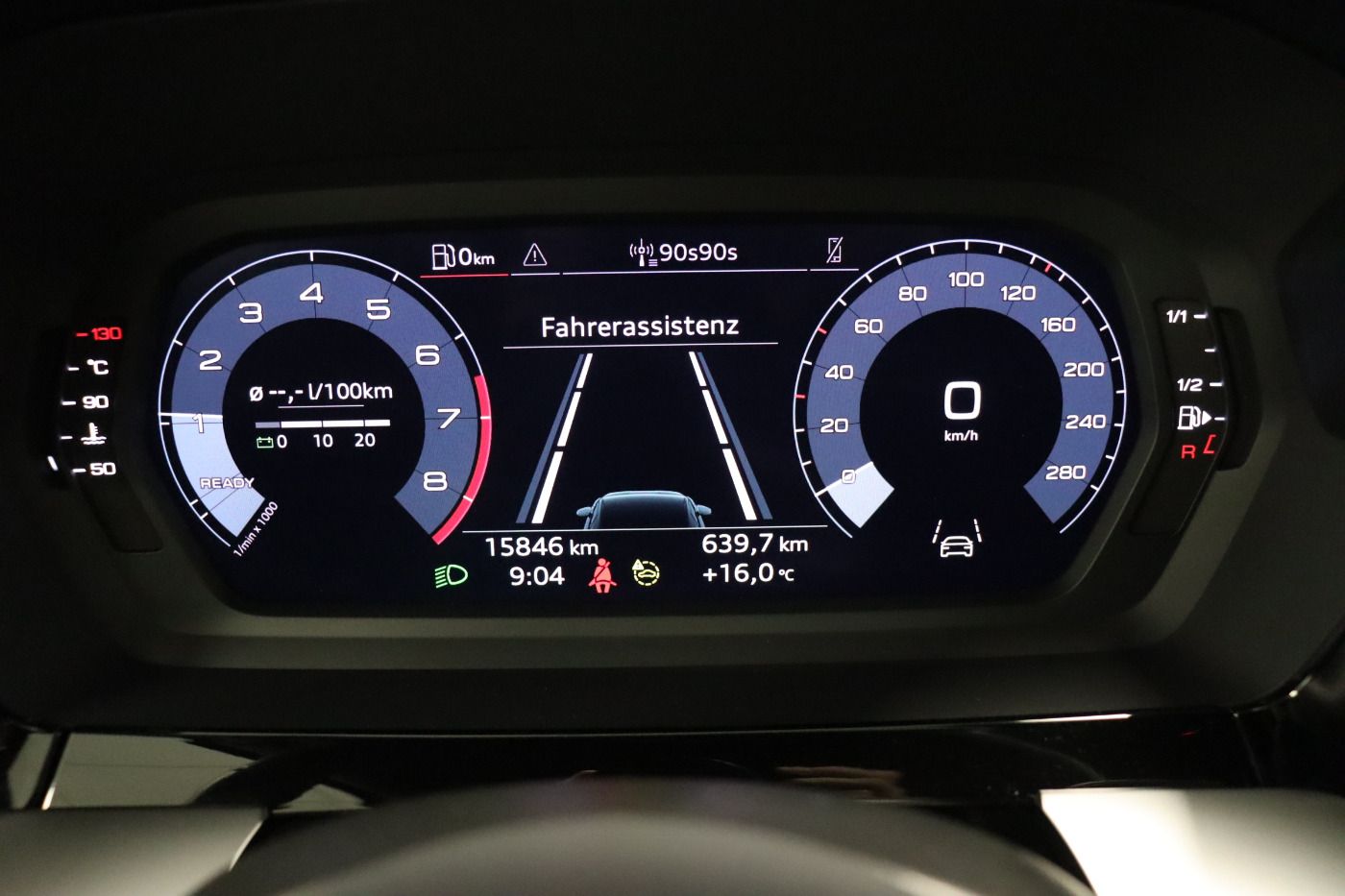 Audi A3 Sportback 30 TFSI advanced - Samsaru's Car Outlet
