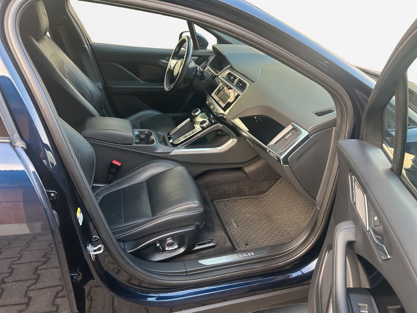 Jaguar I-PACE EV400 AWD*HUD*LED*AHK*WinterP*20''