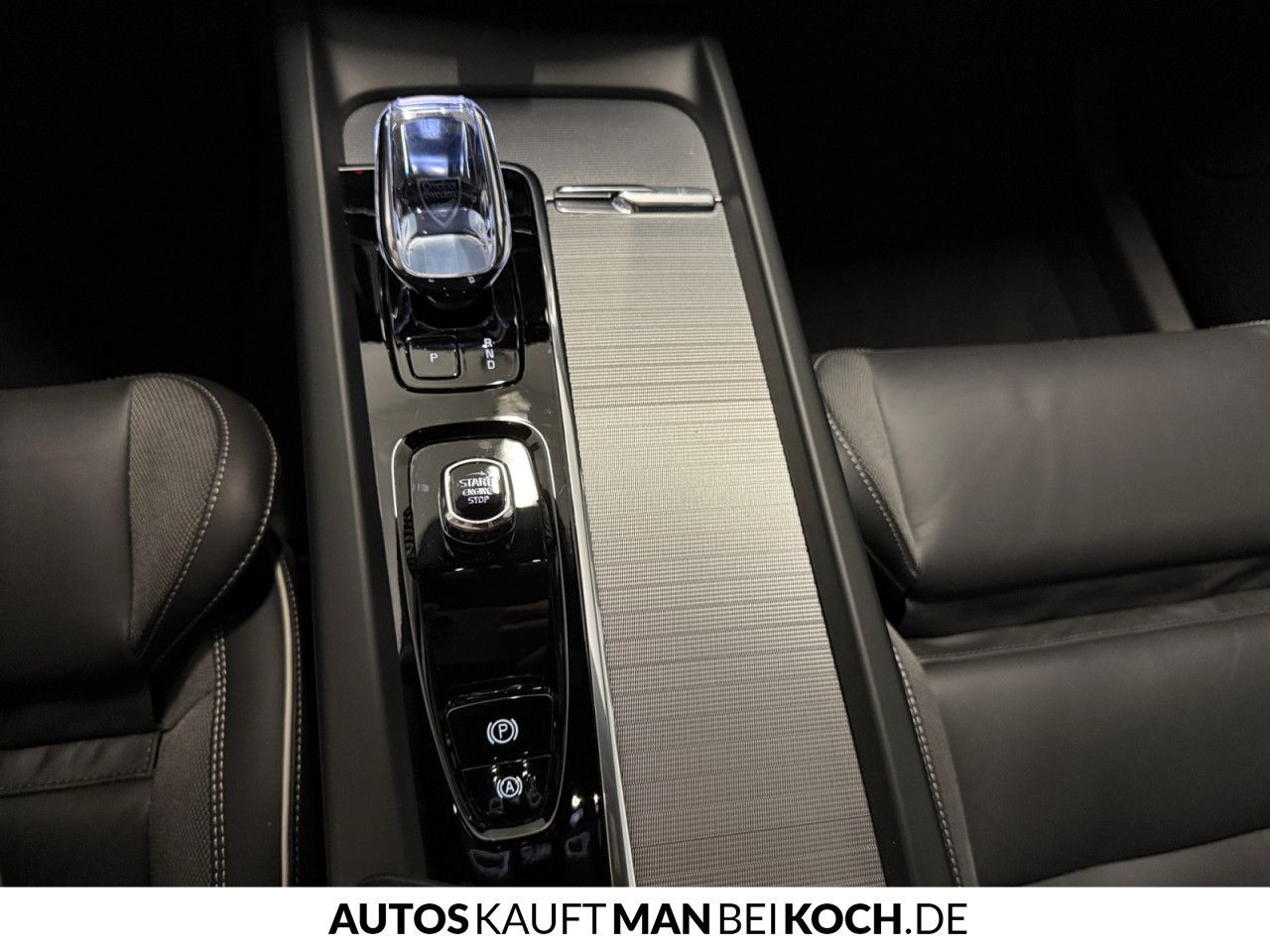 Volvo XC60 B5 AWD PlusDark ACC BLIS AHK VLED 4xSHz H&K