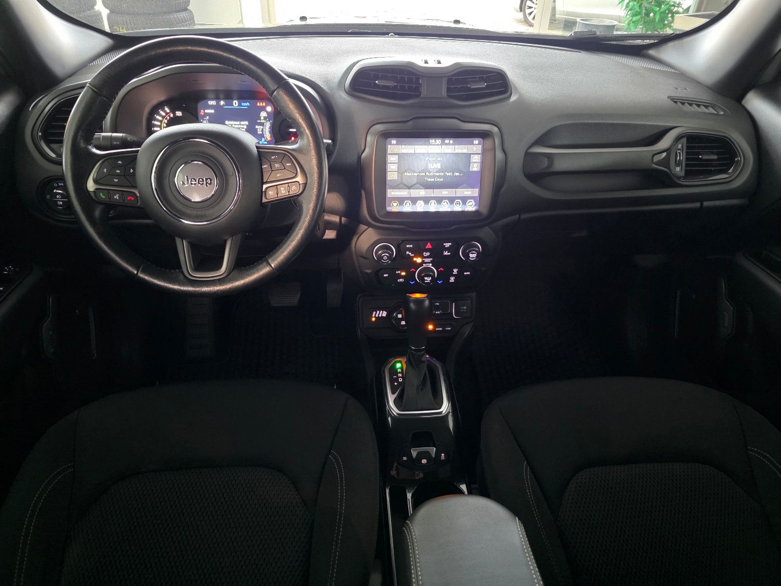 Jeep Renegade S Plug-In-Hybrid 4xe mit AHK
