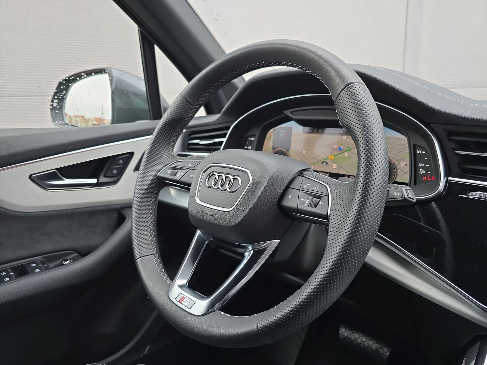 Audi Q7 55 TFSIe qu S line MATRIX AIR HuD AHK 21"