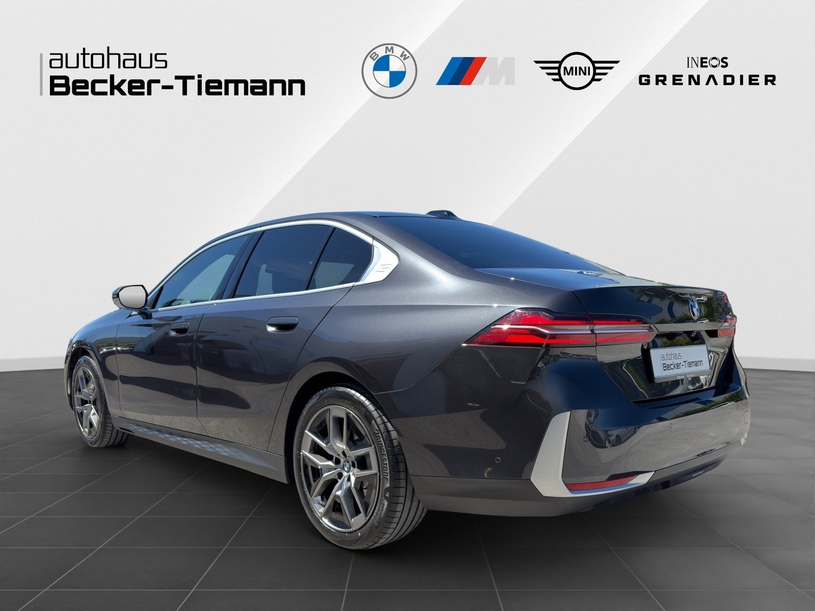 BMW 520i Limousine AHK Head-Up Pano DrivAssProf. Par