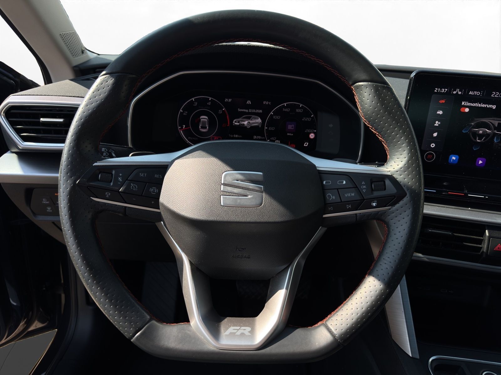 Seat Leon 2.0 TDI FR AHK Pano LED LM 18" Navi PDC vo+