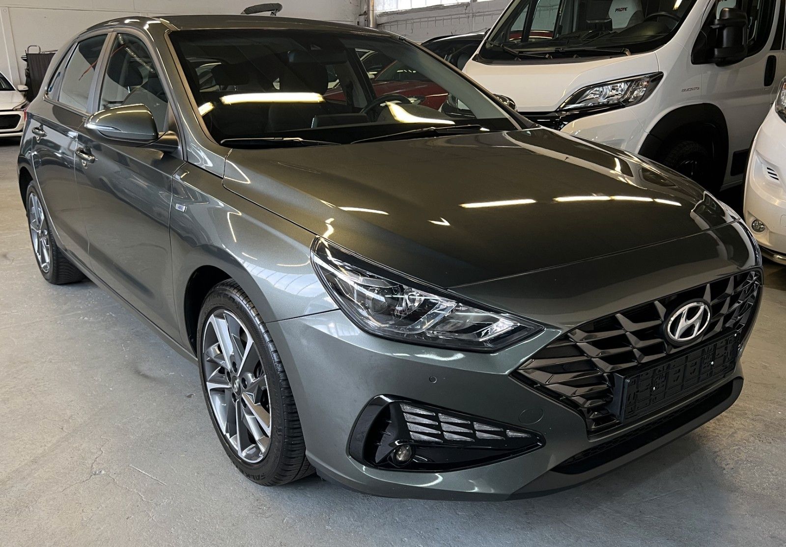 Hyundai i30 Trend T-GDI - Samsaru's Car Outlet