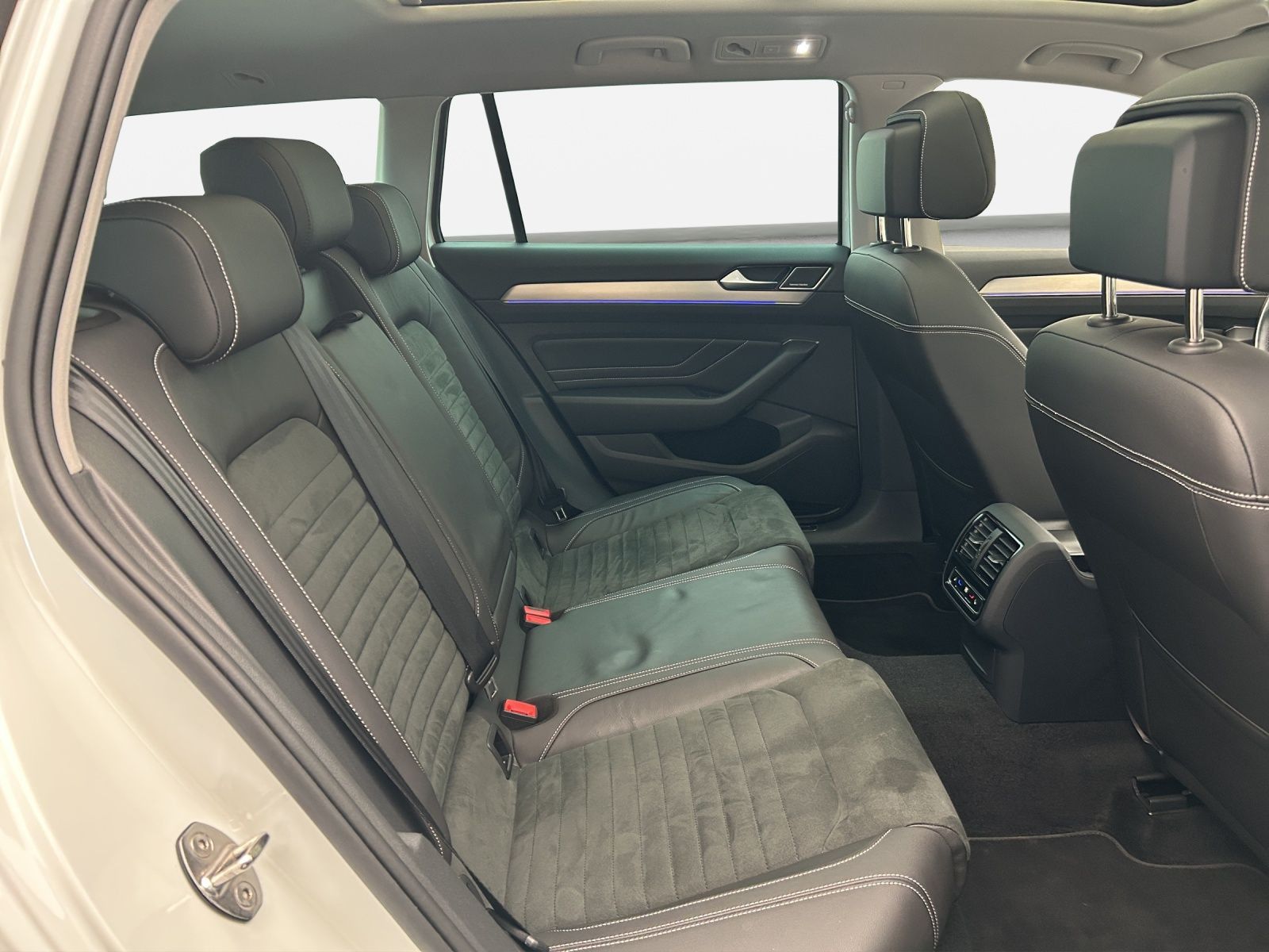 Volkswagen Passat Variant Elegance 4M 2.0 TDI*AHK*PANO*360°