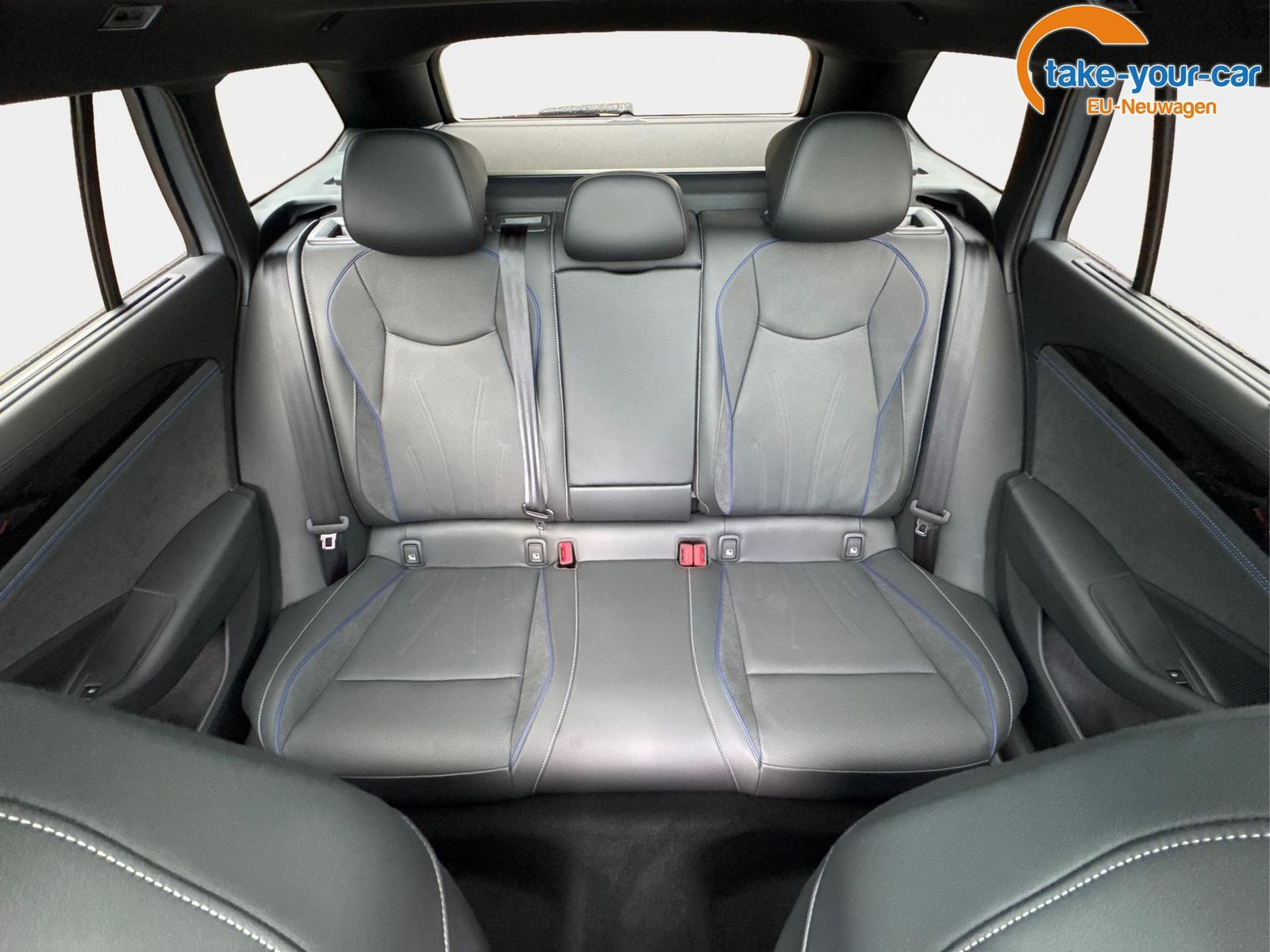 Volkswagen Passat Variant R-Line Edition Plus LEDER+PANO...