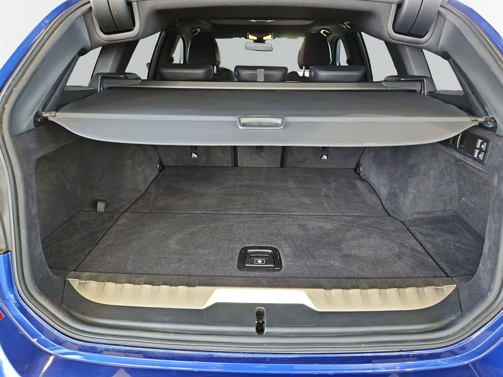 BMW 330e xDrive Touring M Sportpaket - Samsaru's Car Outlet