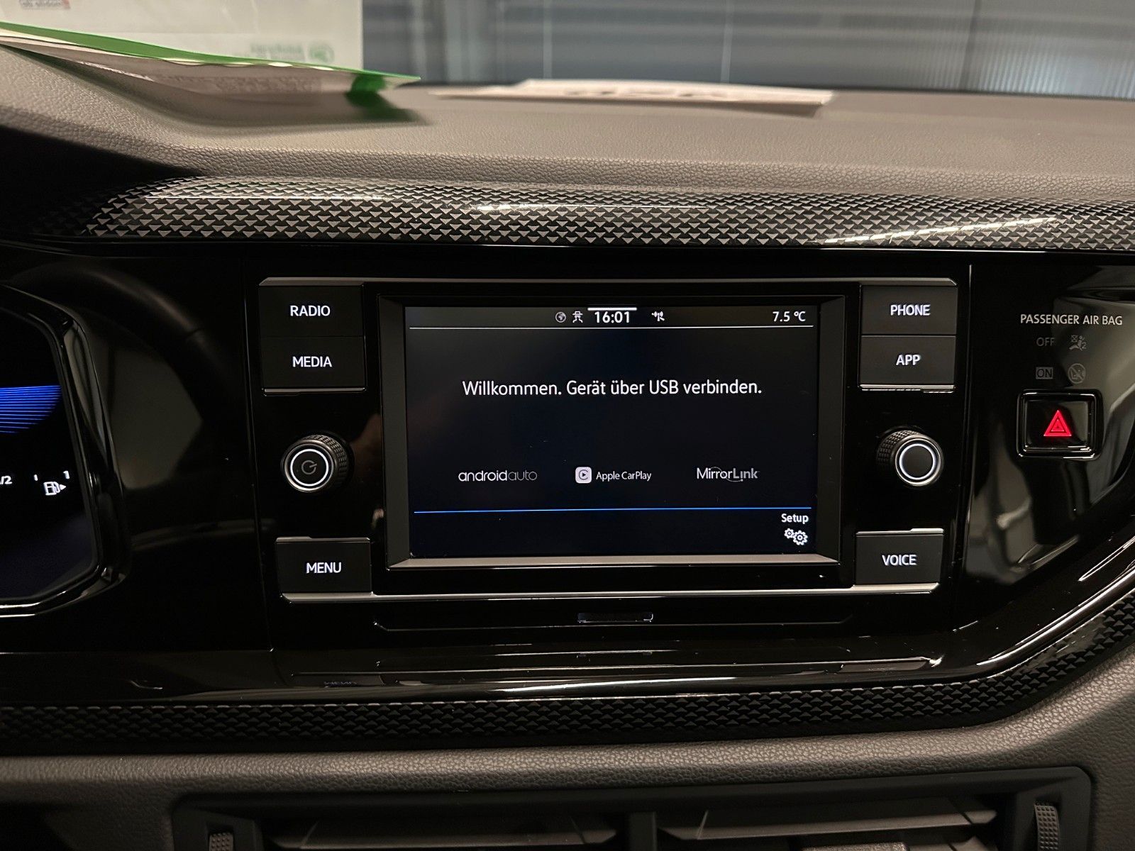 Volkswagen Taigo 1.0 TSI Life - Samsaru's Car Outlet