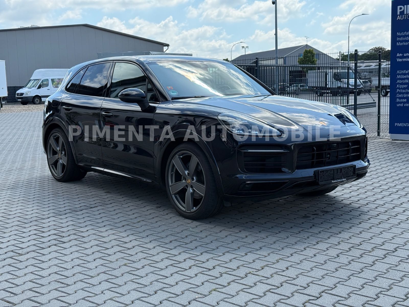 Porsche Cayenne E-Hybrid BLACK 22" APPROVED AHK LUFT PAN