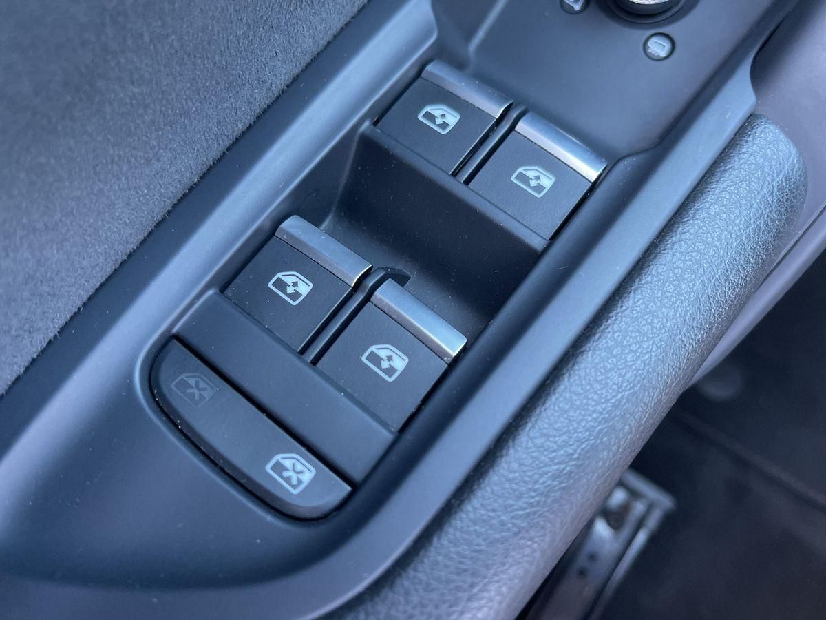 Audi Q5 40 TDI quattro S-Line - Samsaru's Car Outlet