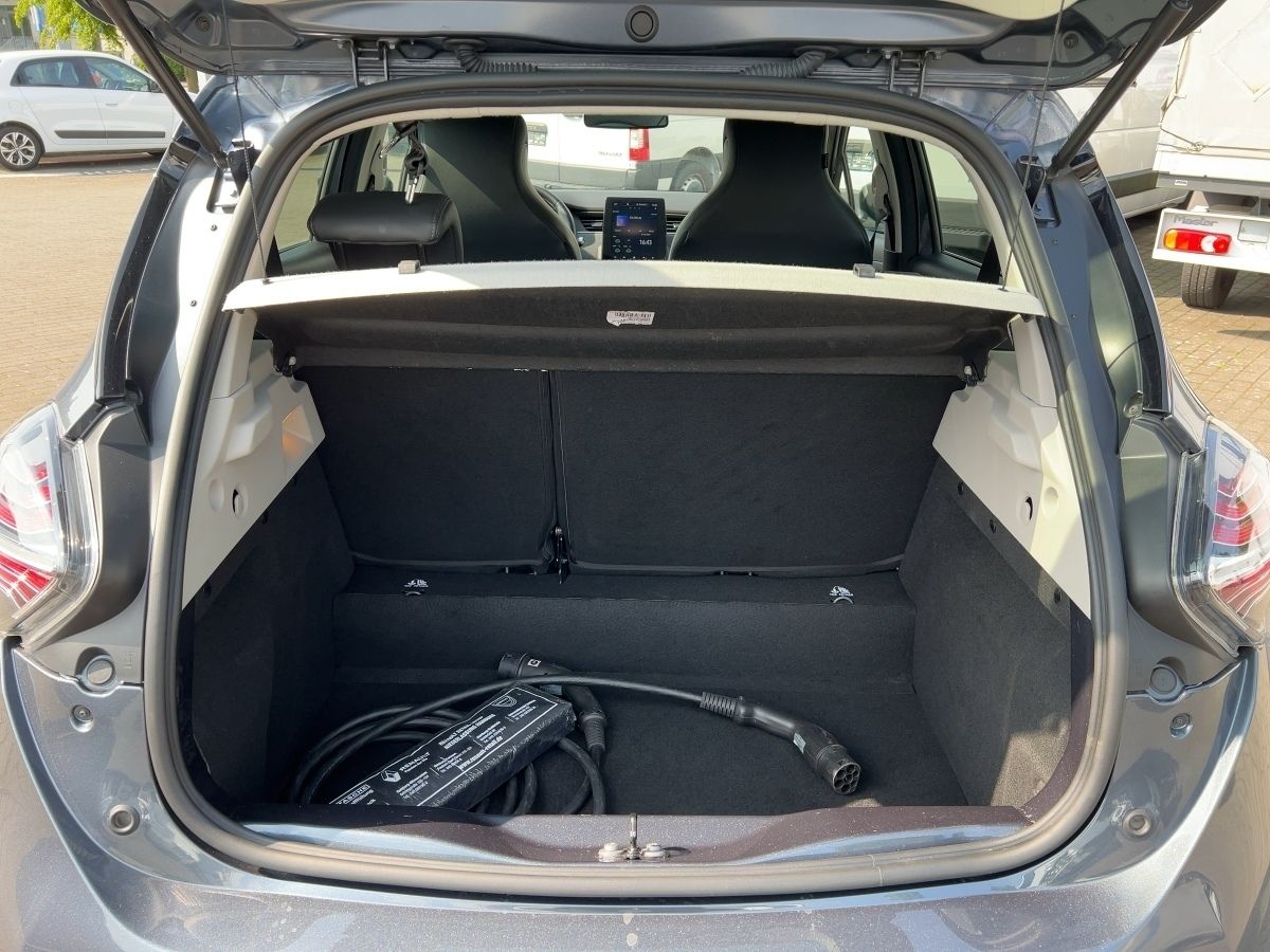 Renault ZOE R135 Z.E. 50 Intens - Samsaru's Car Outlet