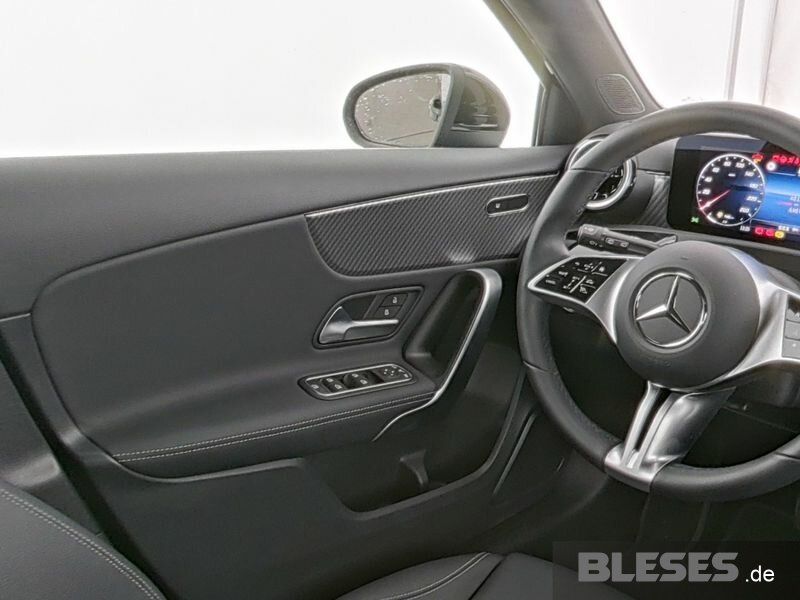 Mercedes-Benz A 180 Progressive - Samsaru's Car Outlet