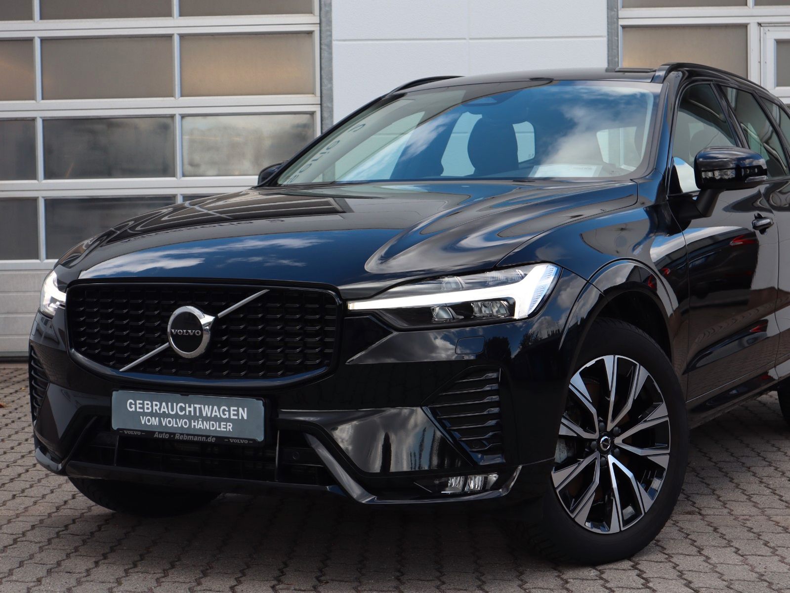 Volvo XC60 B4 Plus Dark AWD