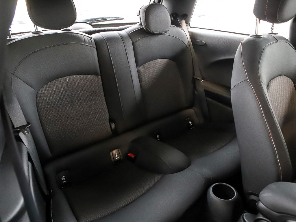 MINI One Pepper - Samsaru's Car Outlet