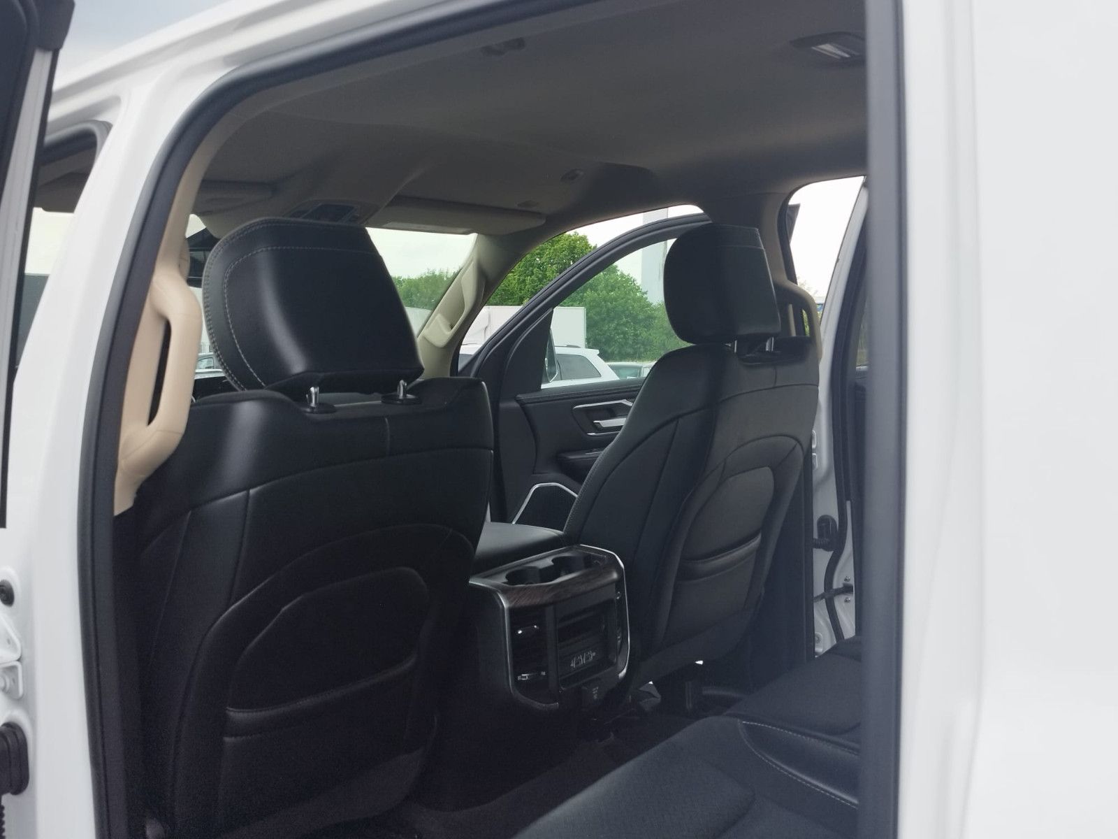 Dodge RAM 1500 Laramie Crew Cab 4x4  Kamera Leder LED