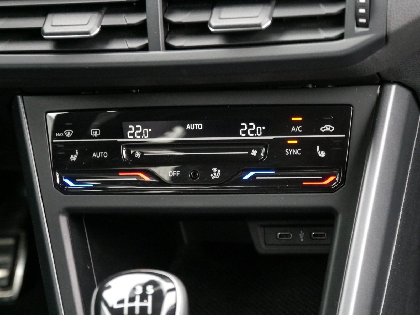 Volkswagen Taigo 1.0 TSI R-Line - Samsaru's Car Outlet